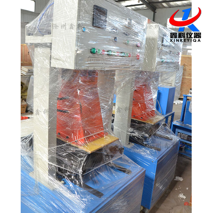 HYCX-1型電液式瀝青混合料車(chē)轍輪碾成型機(jī)